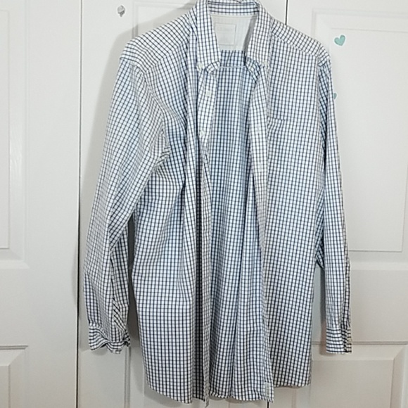 L.L. Bean Casual Buttom Down Shirt - Picture 1 of 7